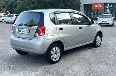Хэтчбек Chevrolet Aveo 2005 в 