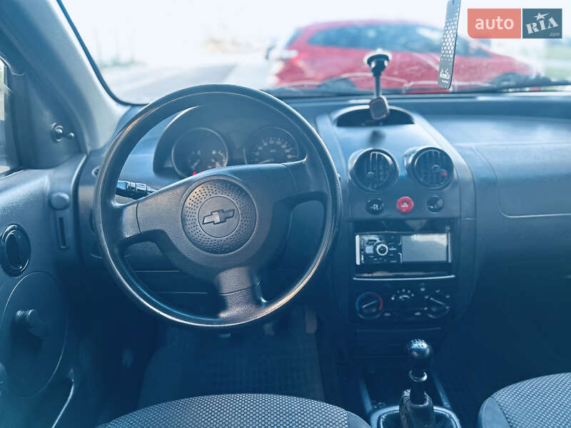 Седан Chevrolet Aveo 2005 в Виннице