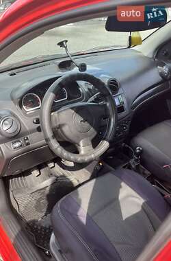 Хэтчбек Chevrolet Aveo 2008 в 