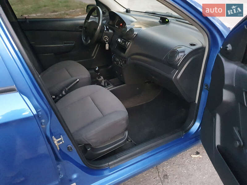 Седан Chevrolet Aveo 2006 в Кременчуге