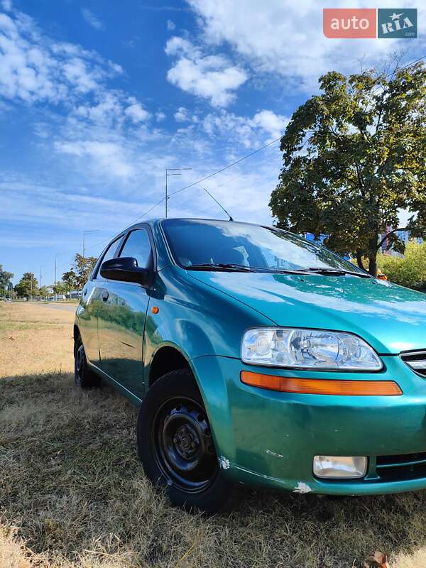 Хэтчбек Chevrolet Aveo 2004 в Киеве