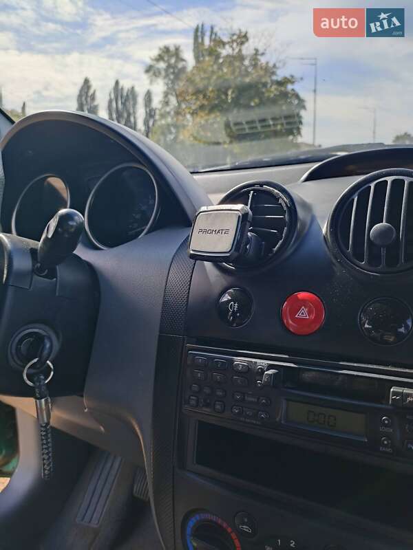 Хэтчбек Chevrolet Aveo 2004 в Киеве