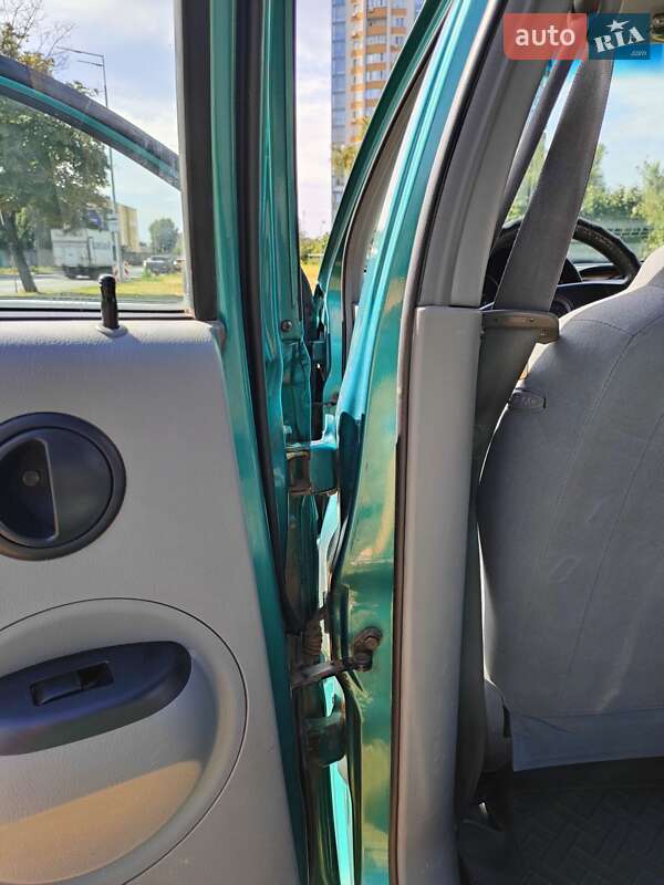 Хэтчбек Chevrolet Aveo 2004 в Киеве