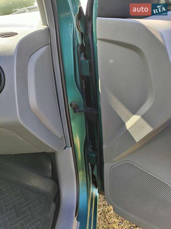 Хэтчбек Chevrolet Aveo 2004 в Киеве