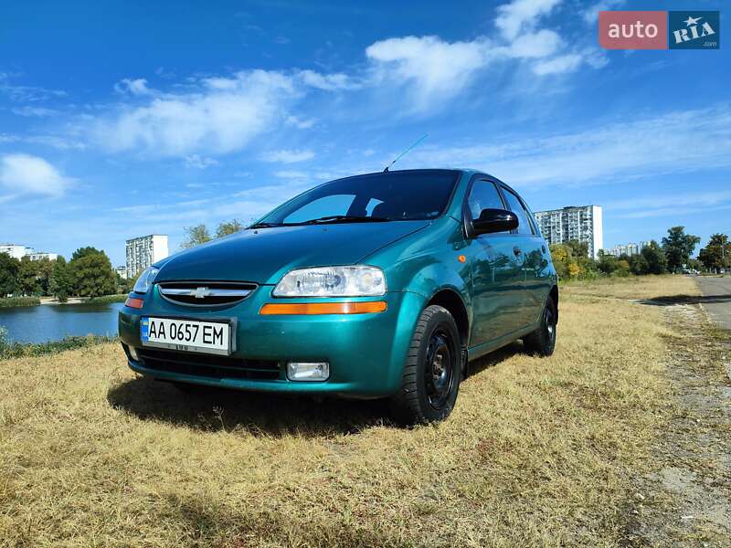 Хэтчбек Chevrolet Aveo 2004 в Киеве