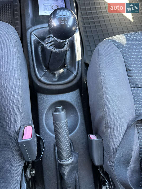 Хэтчбек Chevrolet Aveo 2006 в Запорожье