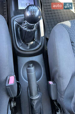Хэтчбек Chevrolet Aveo 2006 в 