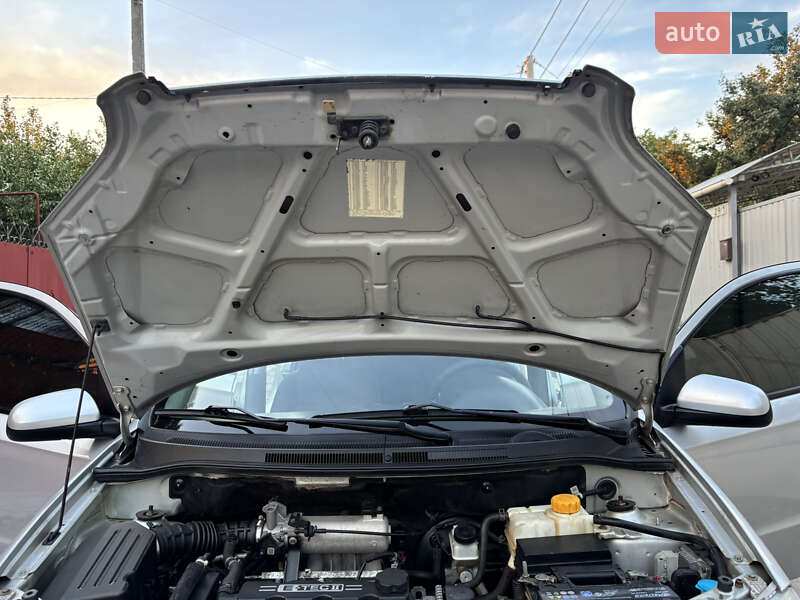 Седан Chevrolet Aveo 2008 в Запорожье