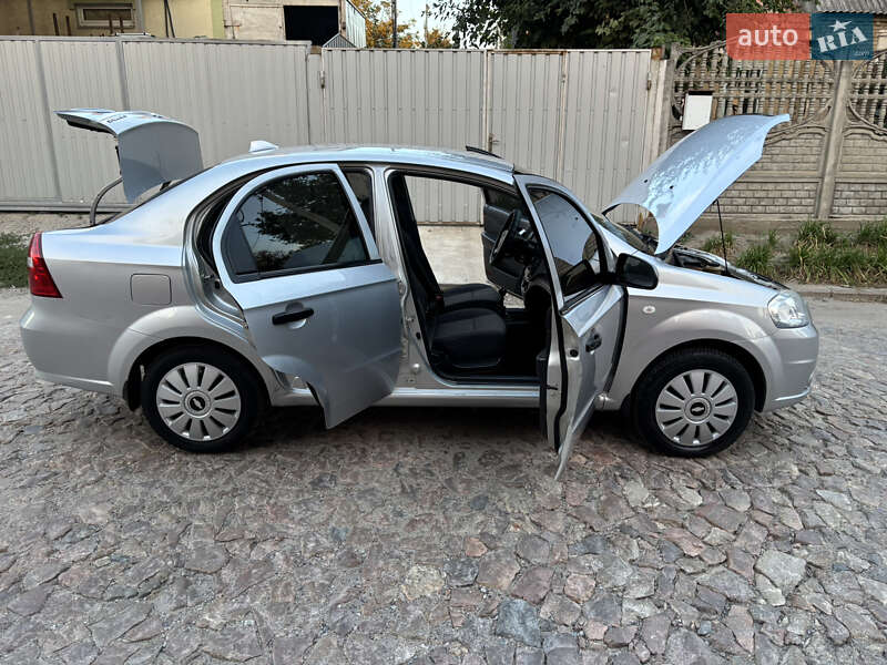 Седан Chevrolet Aveo 2008 в Запорожье