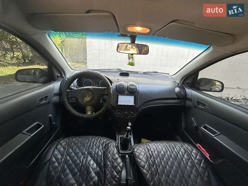 Седан Chevrolet Aveo 2011 в Полтаве