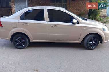 Седан Chevrolet Aveo 2008 в Кривом Роге