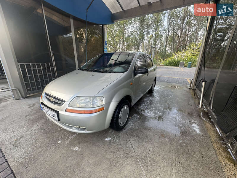 Седан Chevrolet Aveo 2005 в Днепре