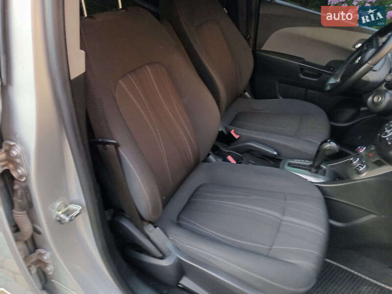 Седан Chevrolet Aveo 2012 в Львові