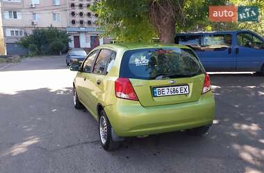 Хэтчбек Chevrolet Aveo 2005 в 