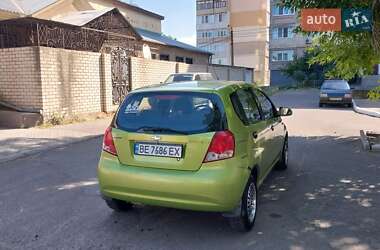 Хэтчбек Chevrolet Aveo 2005 в 