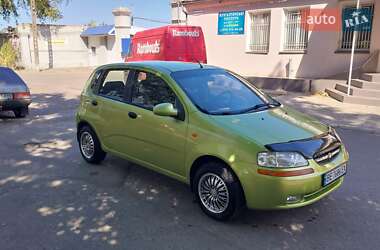 Хэтчбек Chevrolet Aveo 2005 в 