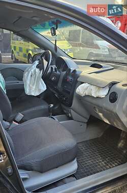 Седан Chevrolet Aveo 2005 в 