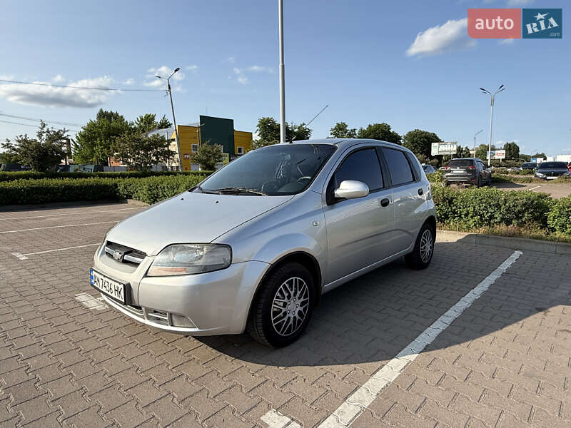 Хэтчбек Chevrolet Aveo 2007 в 