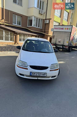 Седан Chevrolet Aveo 2005 в Києві