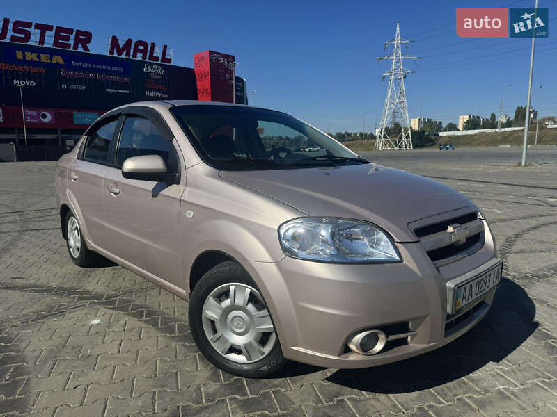 Седан Chevrolet Aveo 2008 в Киеве