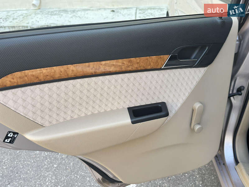 Седан Chevrolet Aveo 2008 в Киеве