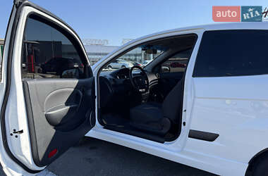 Хэтчбек Chevrolet Aveo 2011 в 