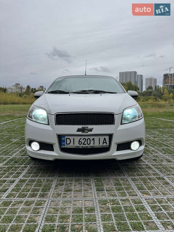 Хетчбек Chevrolet Aveo 2010 в Києві фото 2 Хетчбек Chevrolet Aveo 2010 в Києві