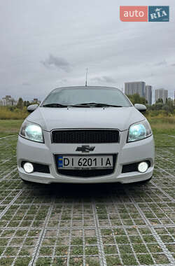 Хэтчбек Chevrolet Aveo 2010 в 
