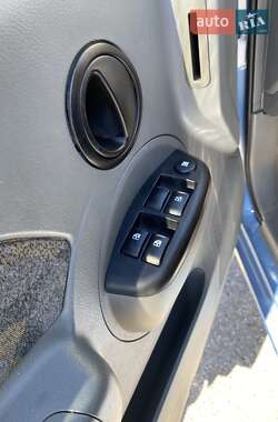 Хэтчбек Chevrolet Aveo 2005 в 