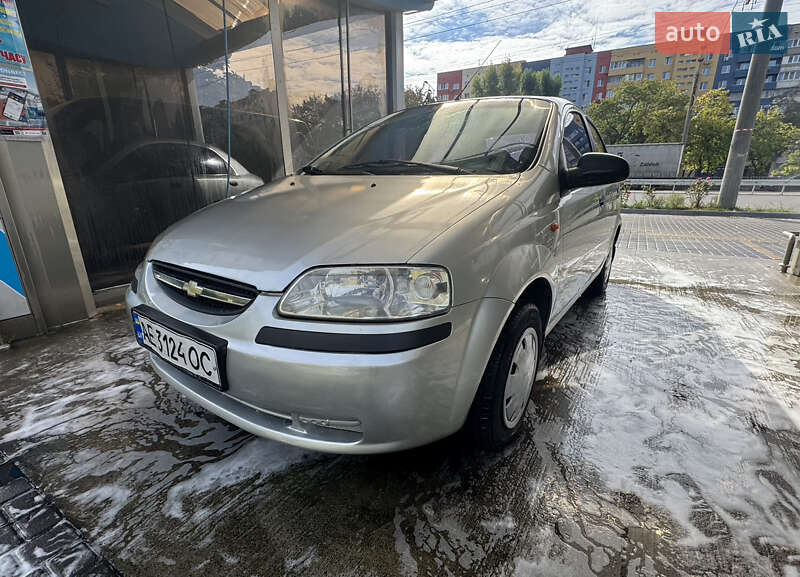 Седан Chevrolet Aveo 2005 в Днепре