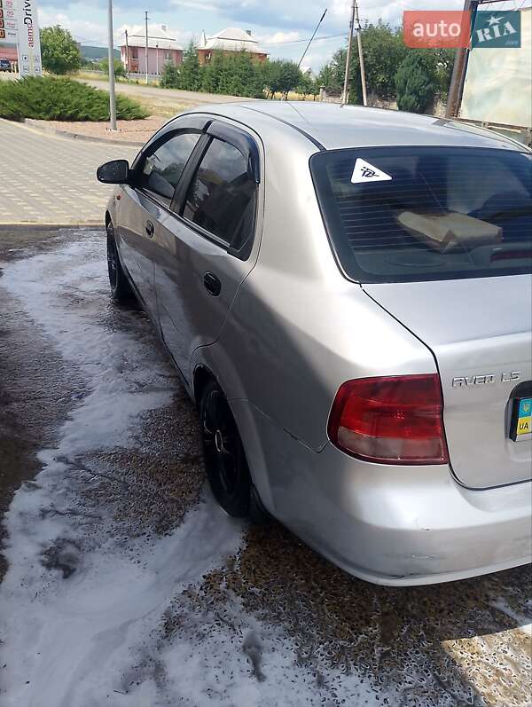 Седан Chevrolet Aveo 2004 в Коломые