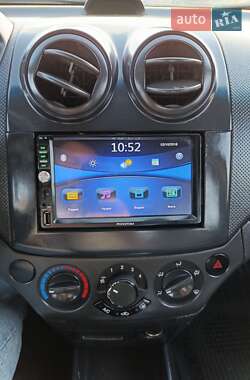 Хэтчбек Chevrolet Aveo 2008 в 