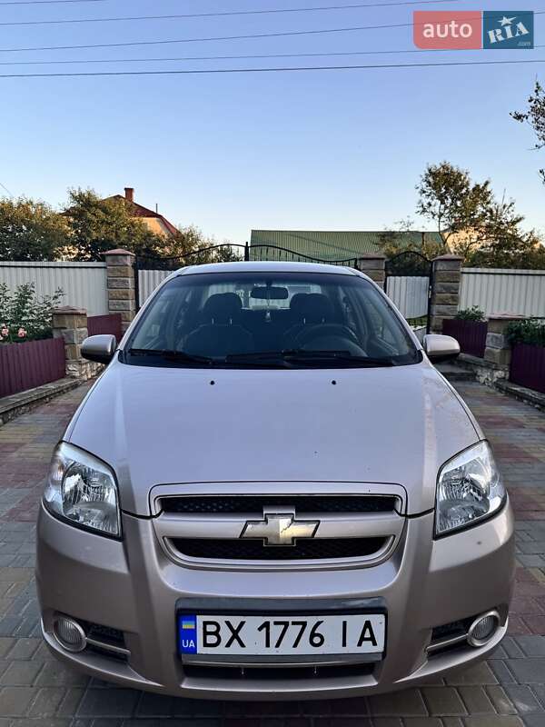 Седан Chevrolet Aveo 2008 в Волочиске