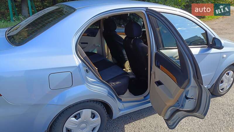 Седан Chevrolet Aveo 2007 в Виннице