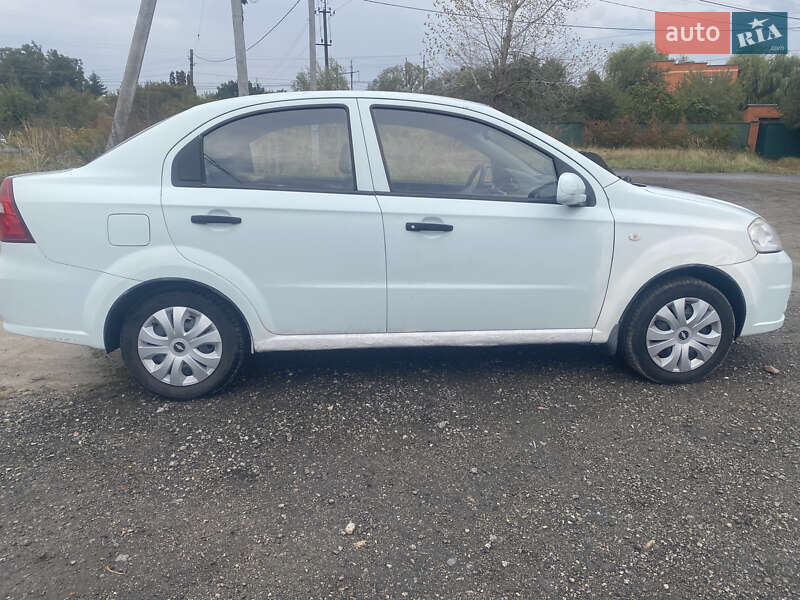 Седан Chevrolet Aveo 2008 в Броварах