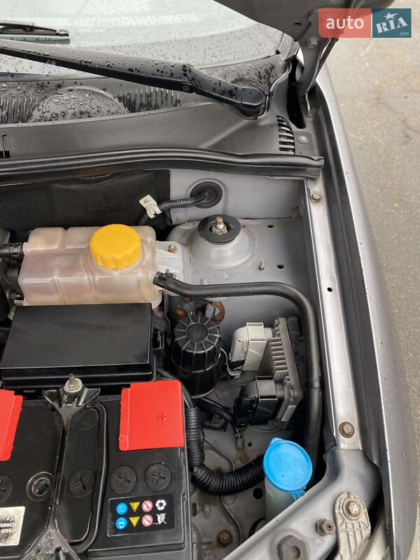 Седан Chevrolet Aveo 2006 в Ирпене