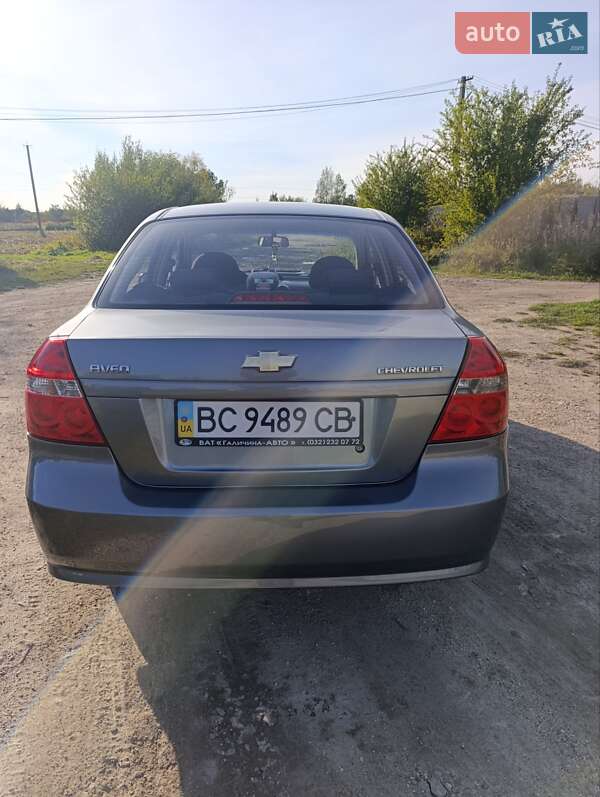 Седан Chevrolet Aveo 2010 в Львове