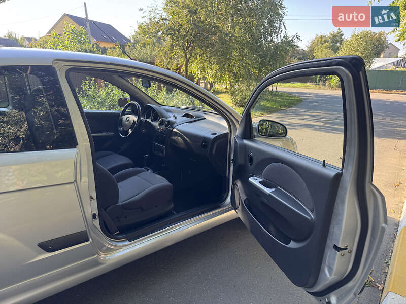 Хэтчбек Chevrolet Aveo 2006 в Киеве