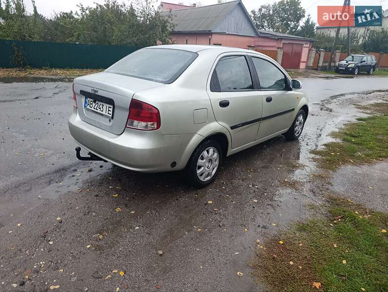 Седан Chevrolet Aveo 2005 в Жмеринке