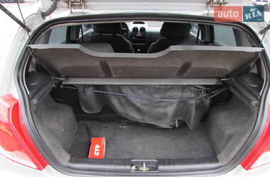 Хэтчбек Chevrolet Aveo 2006 в 
