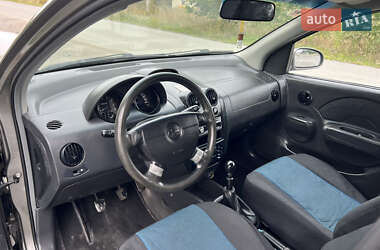 Хэтчбек Chevrolet Aveo 2006 в  фото 12 Хэтчбек Chevrolet Aveo 2006 в