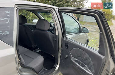 Хэтчбек Chevrolet Aveo 2006 в  фото 16 Хэтчбек Chevrolet Aveo 2006 в