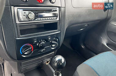 Хэтчбек Chevrolet Aveo 2006 в  фото 21 Хэтчбек Chevrolet Aveo 2006 в