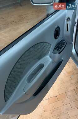 Седан Chevrolet Aveo 2005 в 