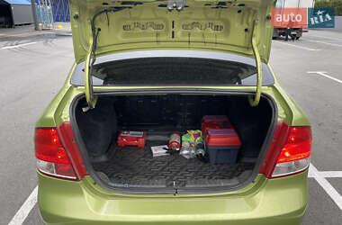 Седан Chevrolet Aveo 2004 в 