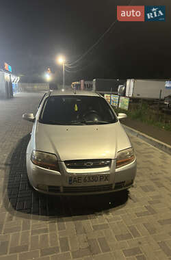 Седан Chevrolet Aveo 2005 в Днепре