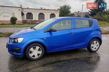 Хэтчбек Chevrolet Aveo 2012 в 