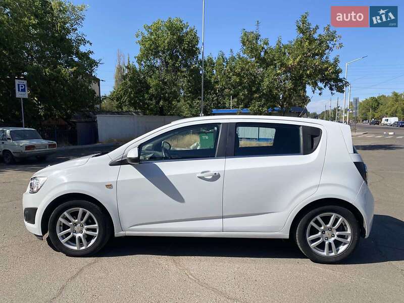 Хэтчбек Chevrolet Aveo 2012 в Николаеве
