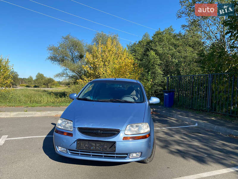 Седан Chevrolet Aveo 2005 в Ирпене