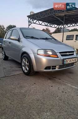 Хэтчбек Chevrolet Aveo 2005 в Новояворовске